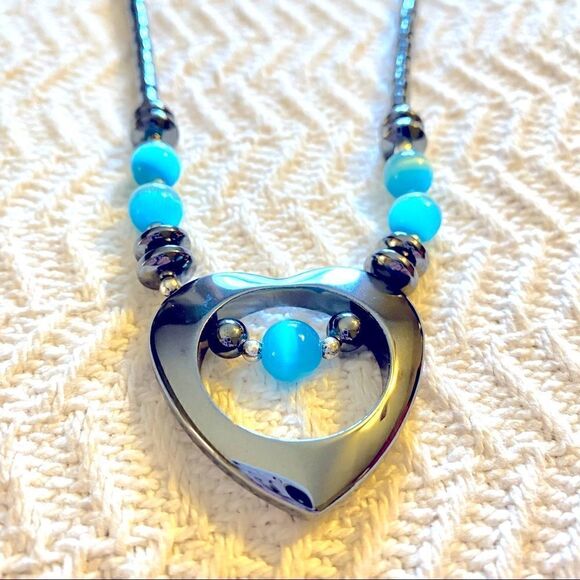 NEW 18” HEMATITE OPEN HEART W/TURQUOISE COLORED QUARTZ STONE NECKLACE - Picture 1 of 12